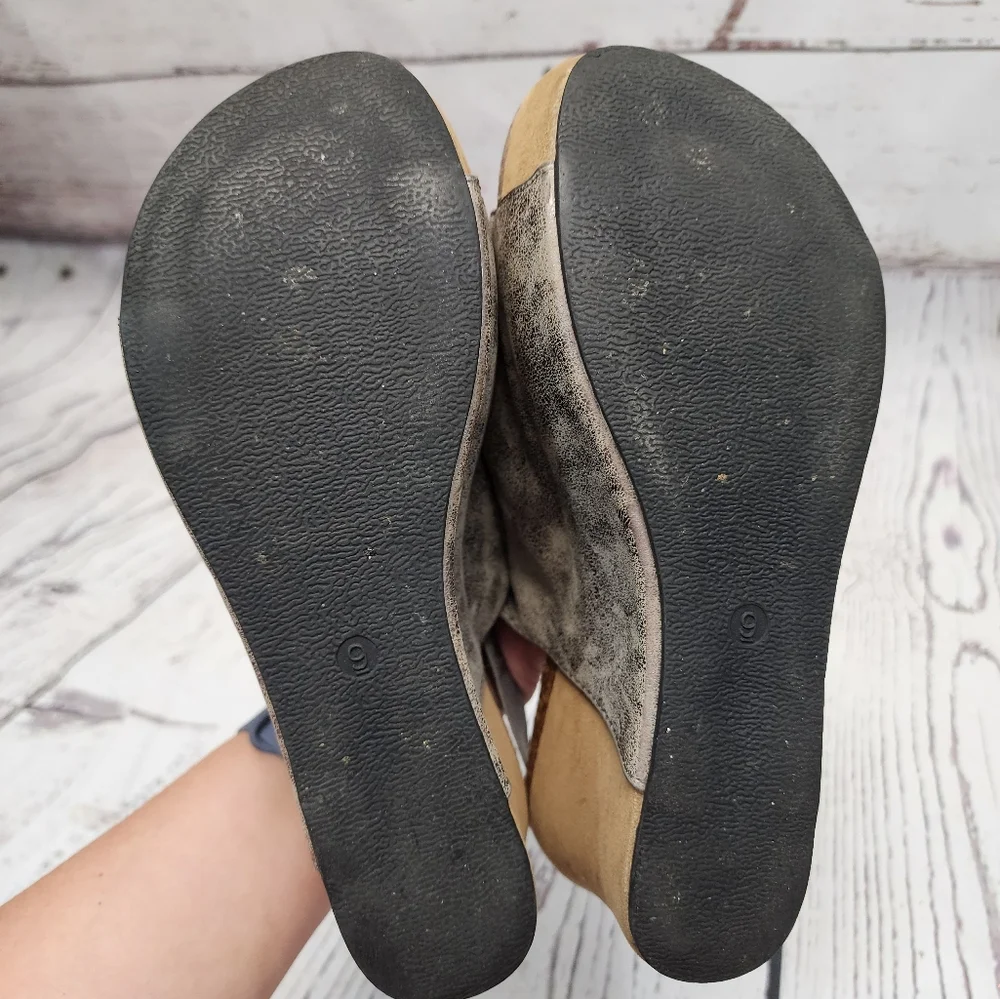 Pierre Dumas gently used